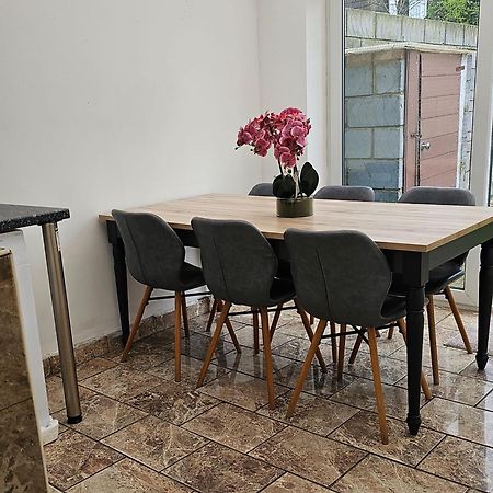 The Crescent, 3 Bed House With 2-3 Parking Spaces, Great For Contractors And Family Greenhithe Eksteriør bilde