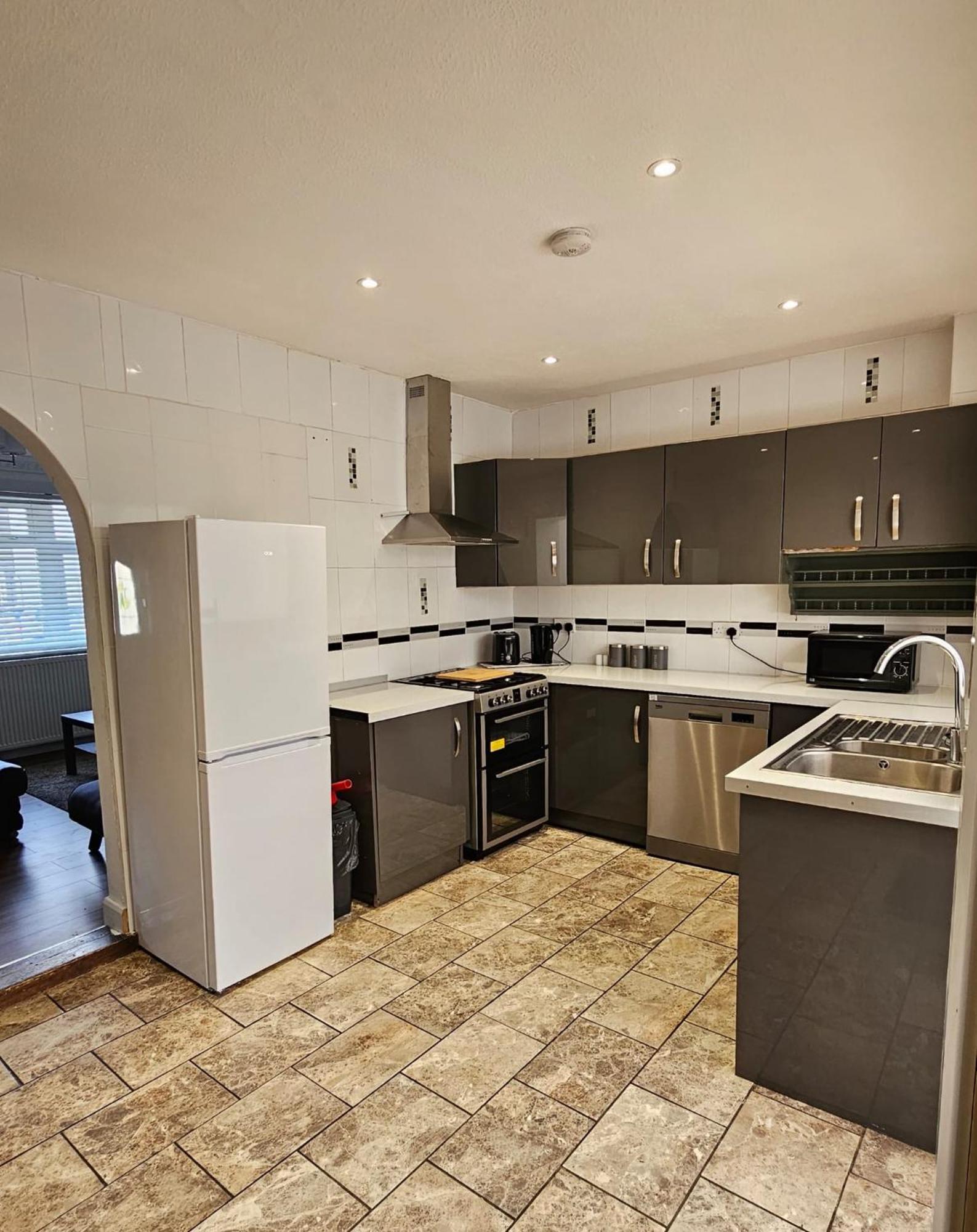 The Crescent, 3 Bed House With 2-3 Parking Spaces, Great For Contractors And Family Greenhithe Eksteriør bilde