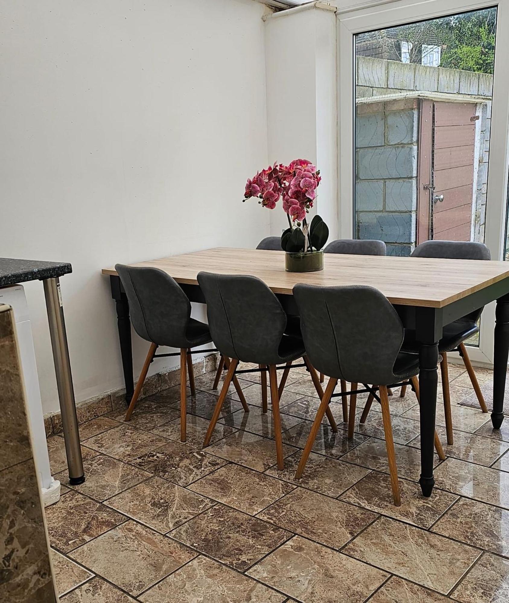 The Crescent, 3 Bed House With 2-3 Parking Spaces, Great For Contractors And Family Greenhithe Eksteriør bilde